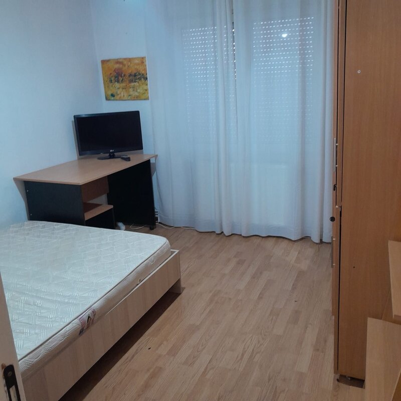 Mosilor / Fainari / bl 1983 / decomandat / centrala de apt /