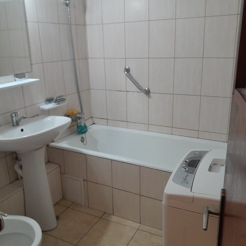 Mosilor / Fainari / bl 1983 / decomandat / centrala de apt /